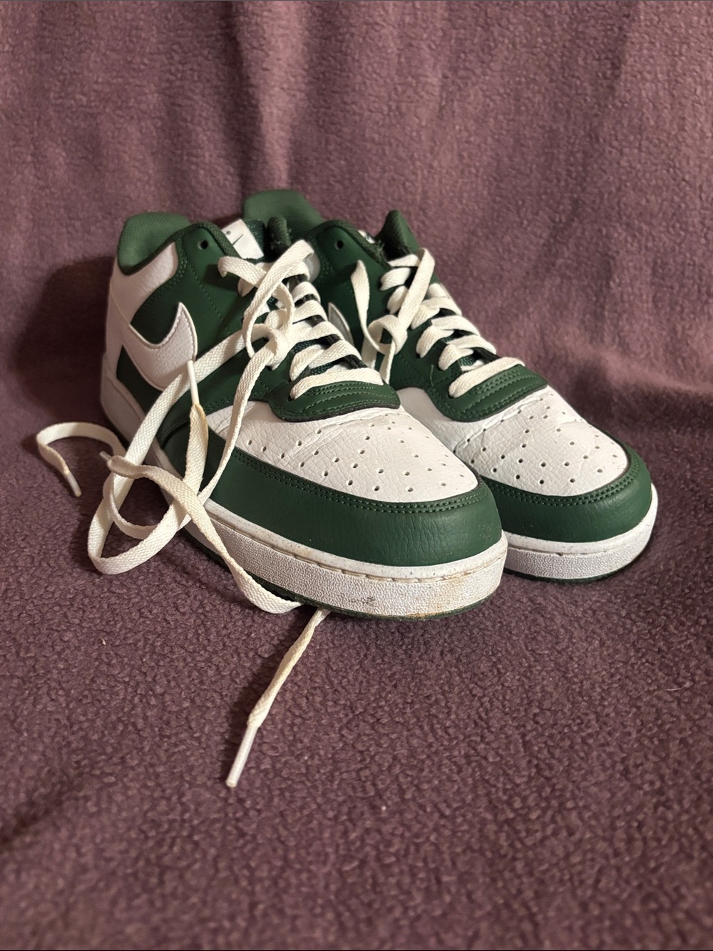 Nike Low-Top Sneakers in White and Forest Green